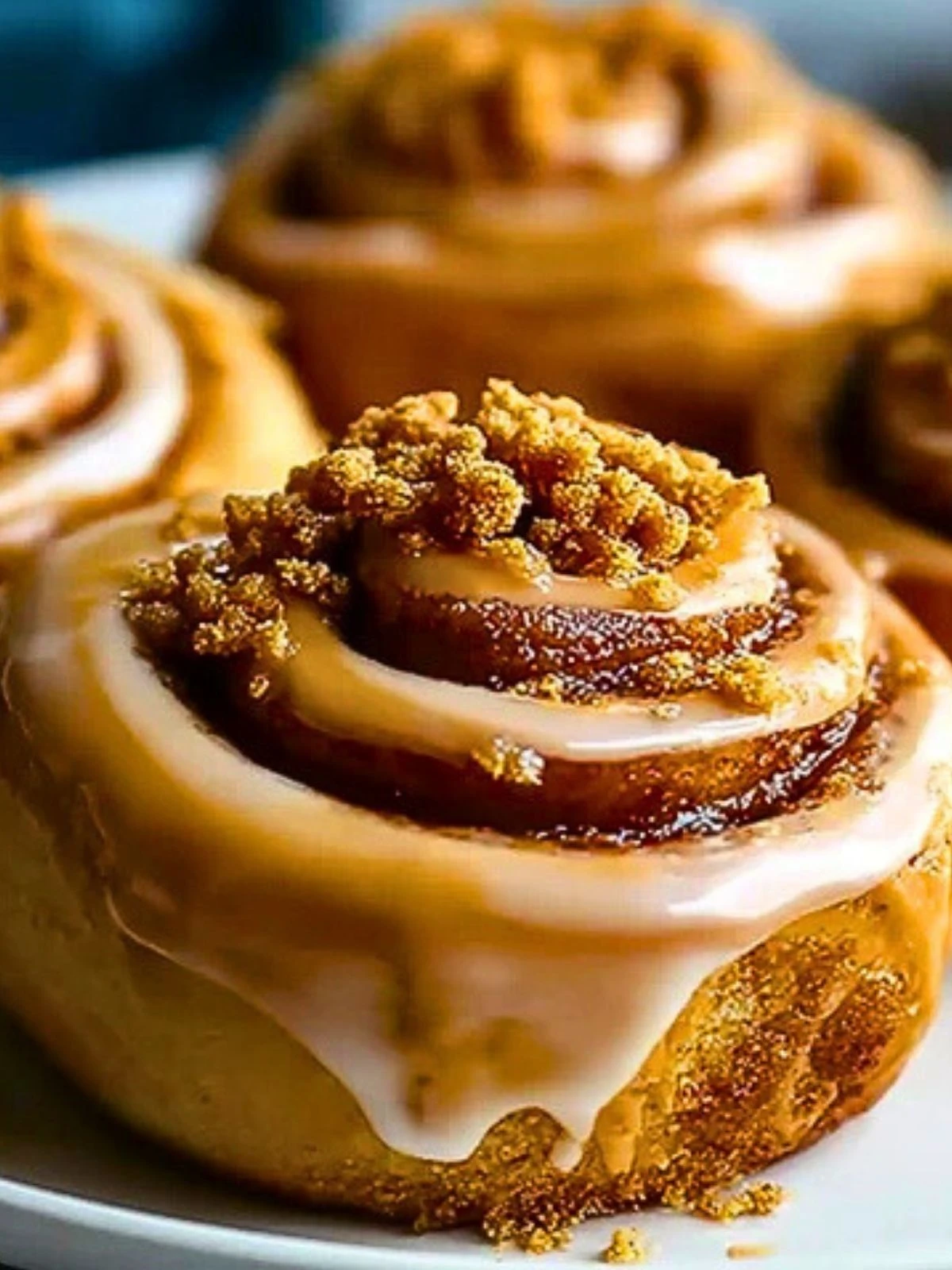 Biscoff Cookie Butter Cinnamon Rolls (1)
