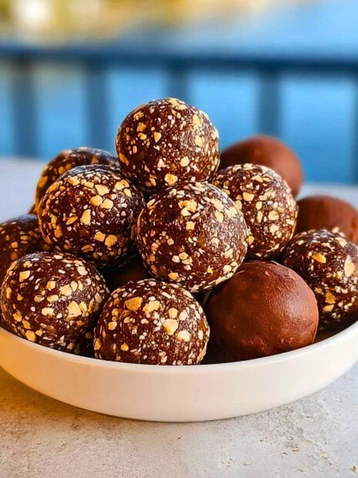 Chocolate Peanut Butter Energy Balls (1)