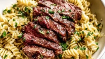 Garlic Butter Steak Lightning Noodles (1)
