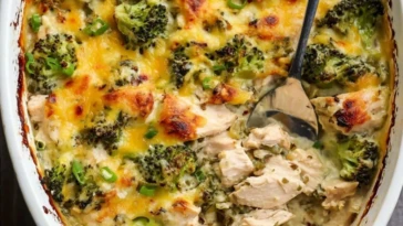 Keto Cheesy Crockpot Chicken and Broccoli Casserole