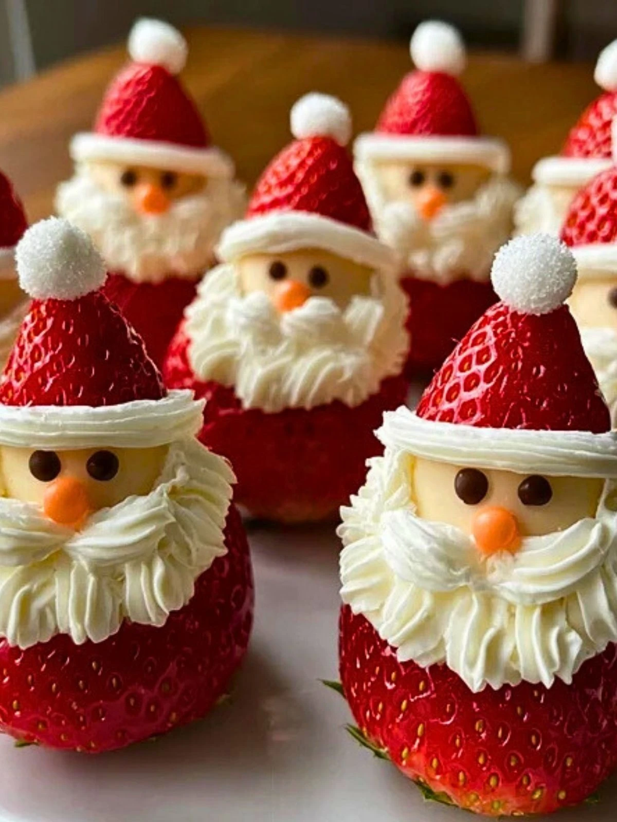 No-Bake Strawberry Santas (1)