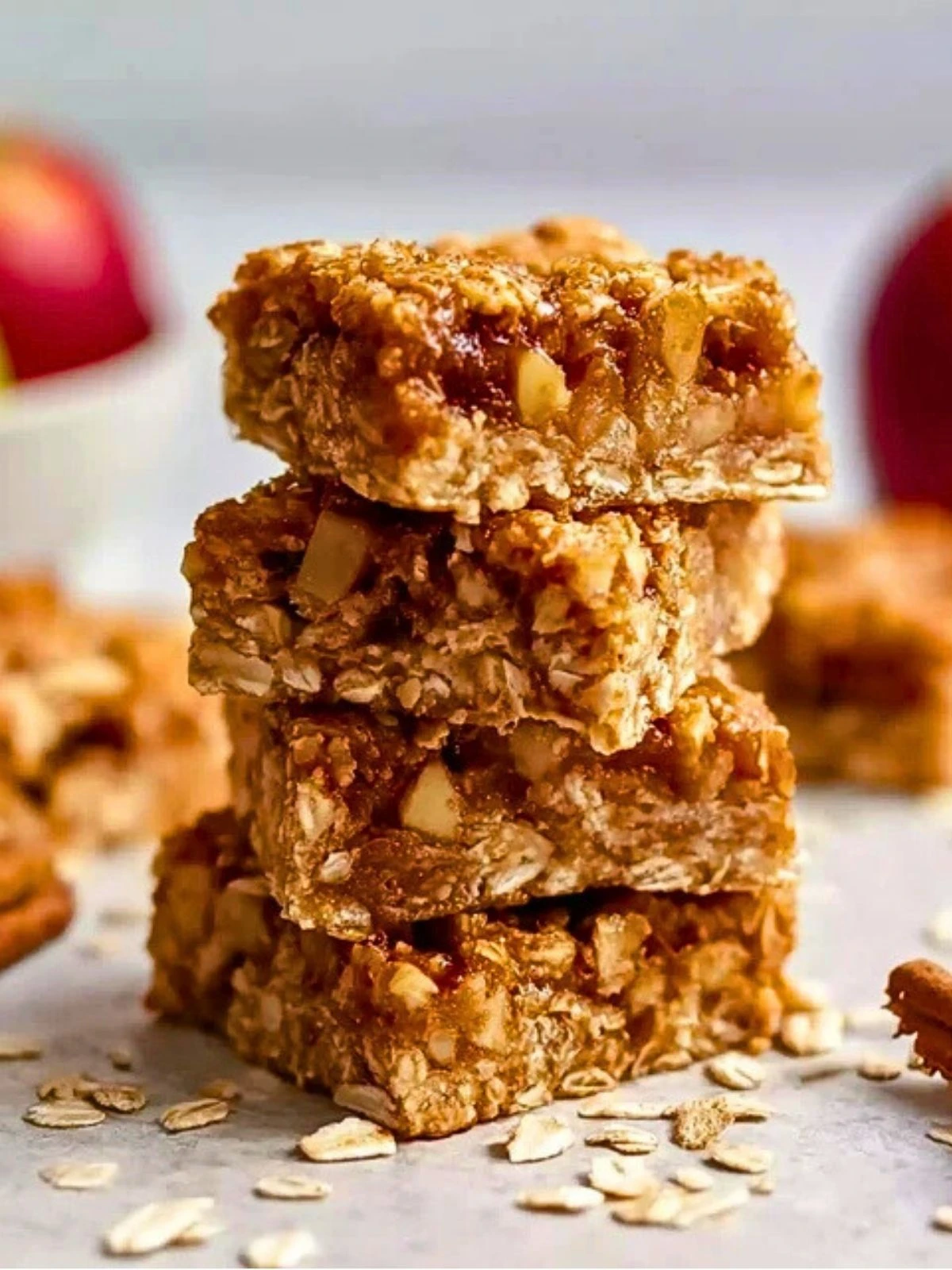 Chewy Apple Cinnamon Breakfast Bars (1)