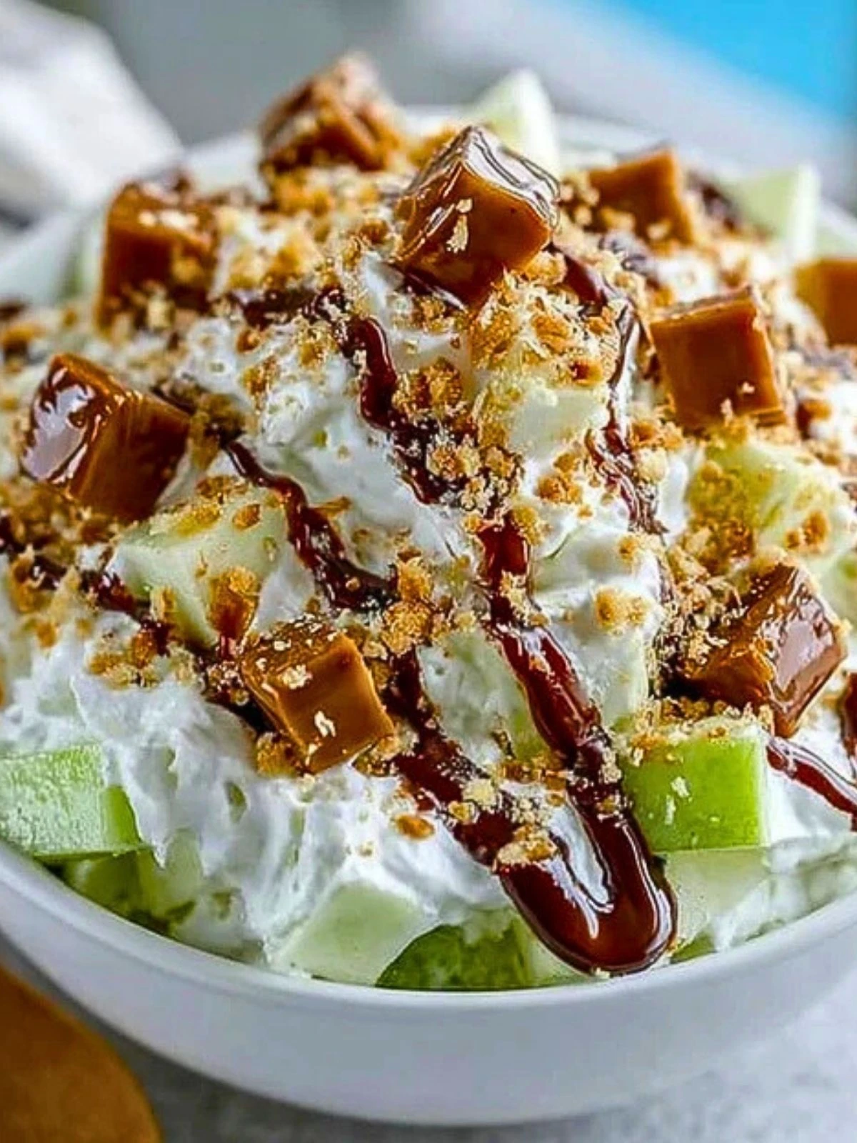 Easy Snicker Apple Salad (4)