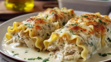 Easy Chicken Alfredo Lasagna Rolls