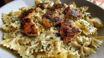 Cheesy Garlic Butter Chicken Bowties with Mozzarella Cream Sauce
