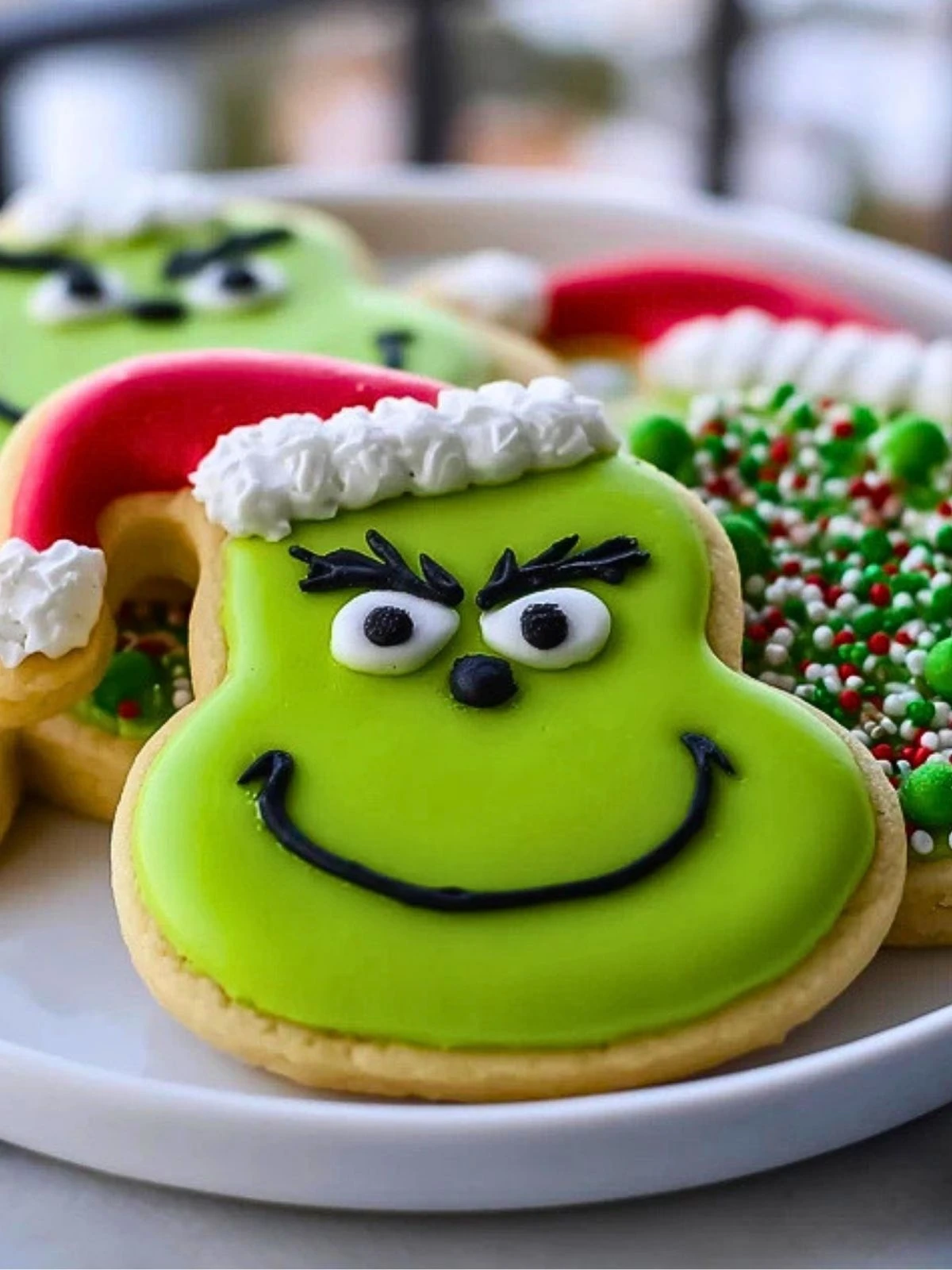 Grinch Cookies Decorated (1)