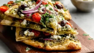 Pesto Mediterranean Flatbread Pizza