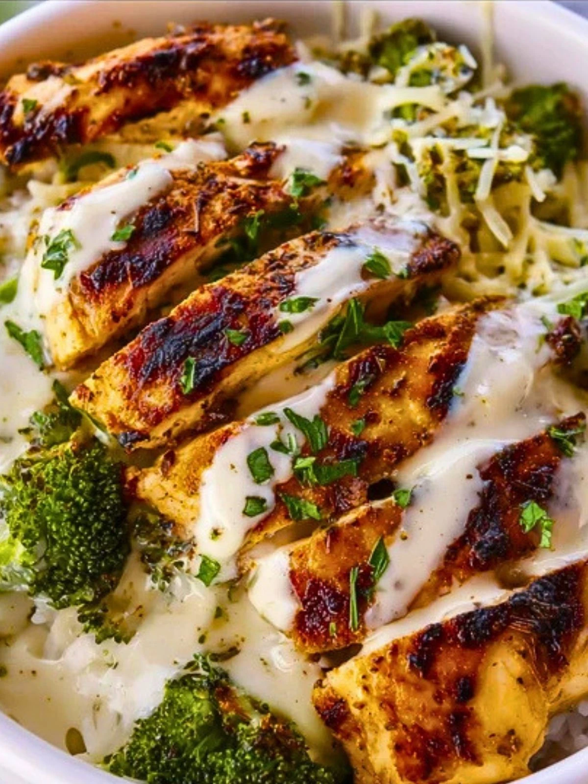 Creamy Garlic Chicken and Broccoli Bowls (1)