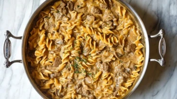 One Pot Beef Stroganoff