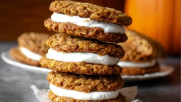 Pumpkin Oatmeal Cream Pies
