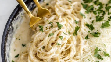 Copycat Olive Garden Alfredo Sauce